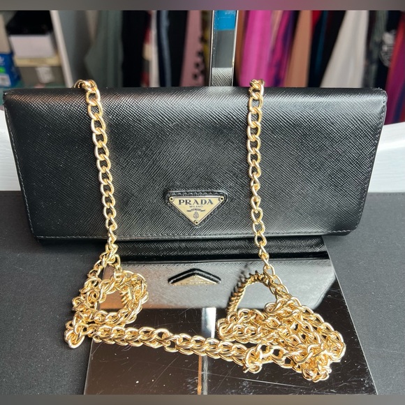 Authentic Prada wallet - Picture 1 of 6